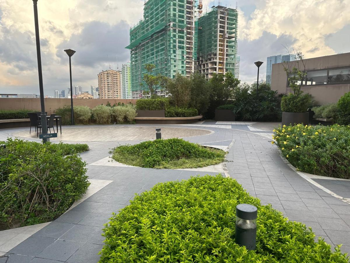 The Radiance Manila Bay Apartment Exterior photo